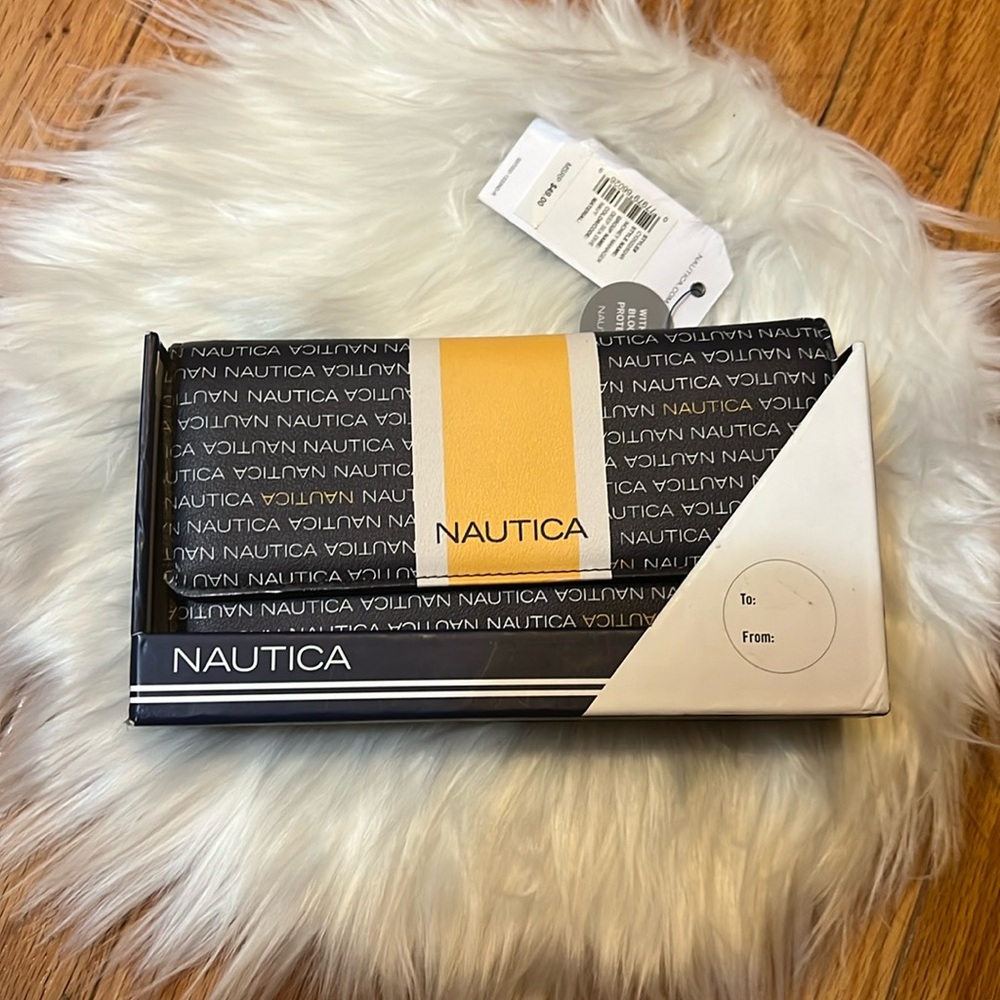 MWT๐Nautica Signature Logo Money Manager Trifold Snap Womens Wallet Navy White - Picture 1 of 17